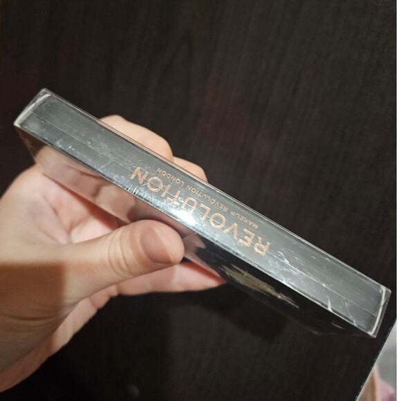 Revolution Renaissance Flick Intense Black Felt Eyeliner - Picture 4 of 6